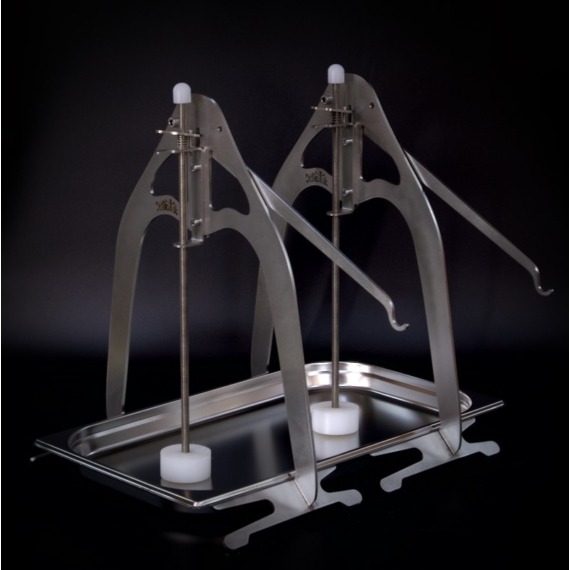 One-arm cheese press made of stainless steel with removable gastro tray