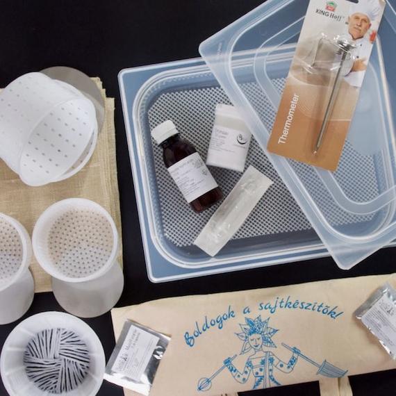 Beginner cheesemaking kit with ripening box
